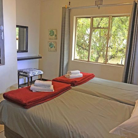 Hills And Dales Accommodation แลนเซอเรีย ภายนอก รูปภาพ