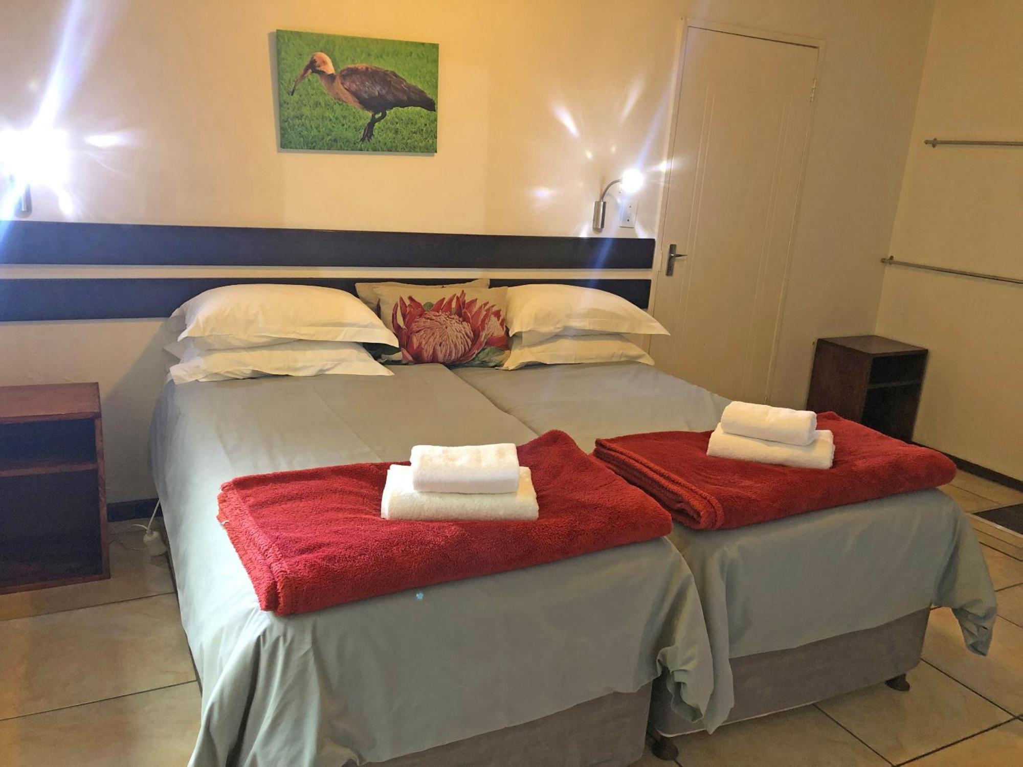 Hills And Dales Accommodation แลนเซอเรีย ภายนอก รูปภาพ