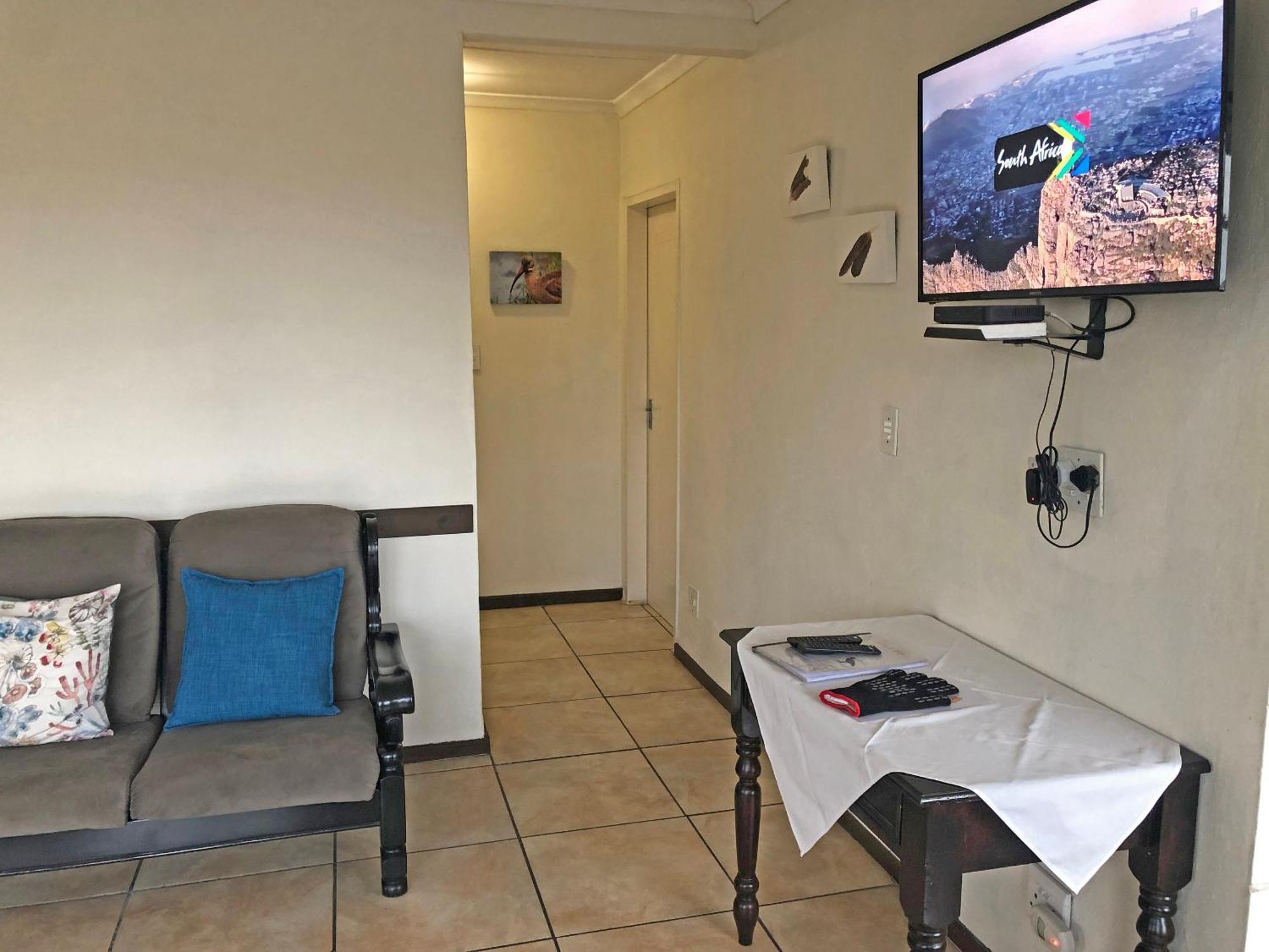 Hills And Dales Accommodation แลนเซอเรีย ภายนอก รูปภาพ